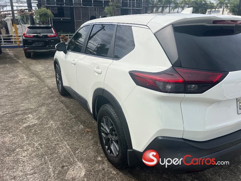 2021 Nissan Rogue S — foto 2 / 10