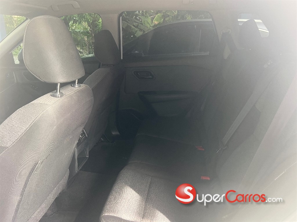2021 Nissan Rogue S — foto 8 / 10