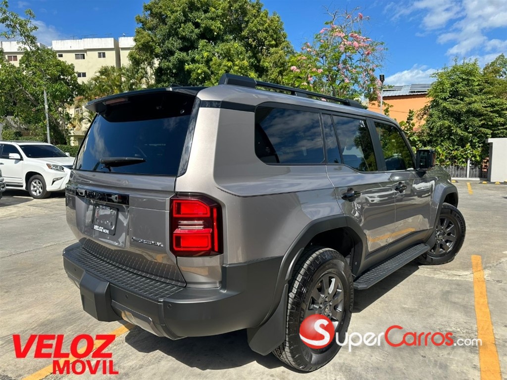 2025 Toyota Land Cruiser Prado Híbrida — foto 3 / 12