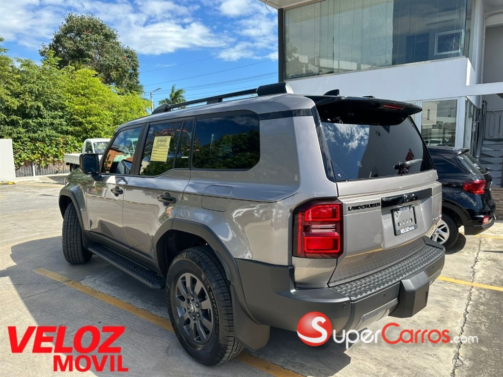 2025 Toyota Land Cruiser Prado Híbrida — foto 4 / 12