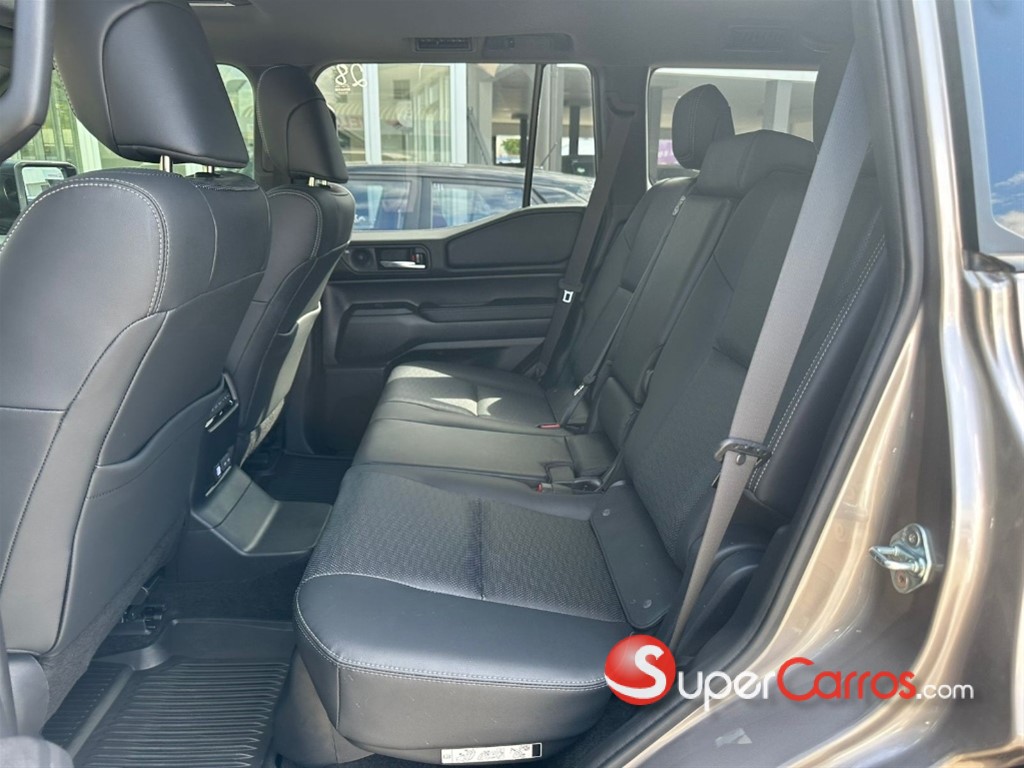 2025 Toyota Land Cruiser Prado Híbrida — foto 6 / 12