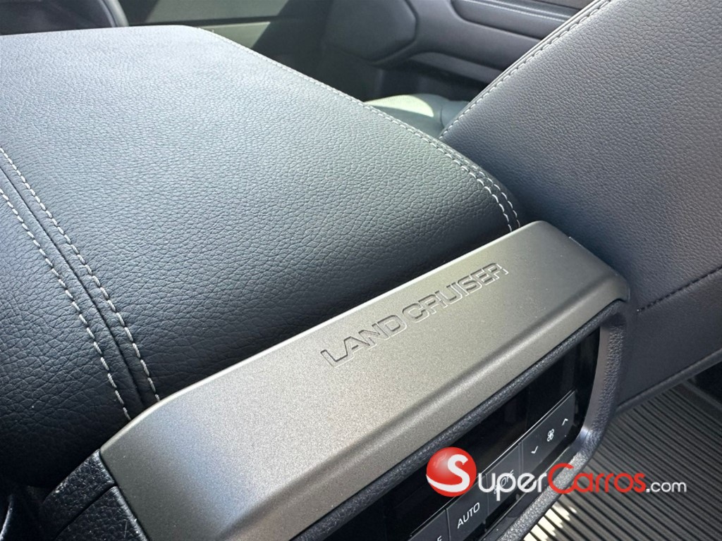 2025 Toyota Land Cruiser Prado Híbrida — foto 7 / 12