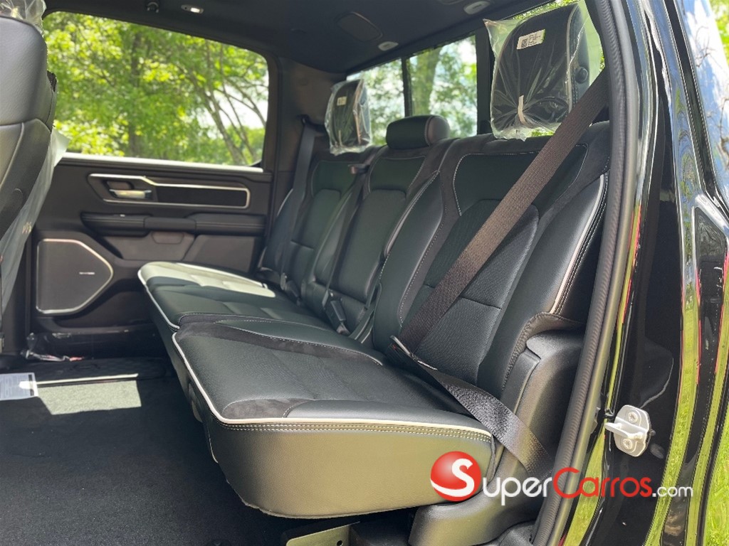2026 Ram 1500 Laramie Crew Cab — foto 5 / 12