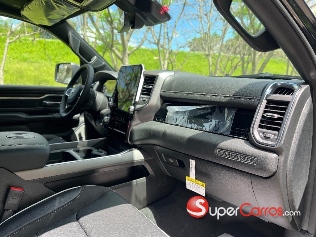 2026 Ram 1500 Laramie Crew Cab — foto 7 / 12