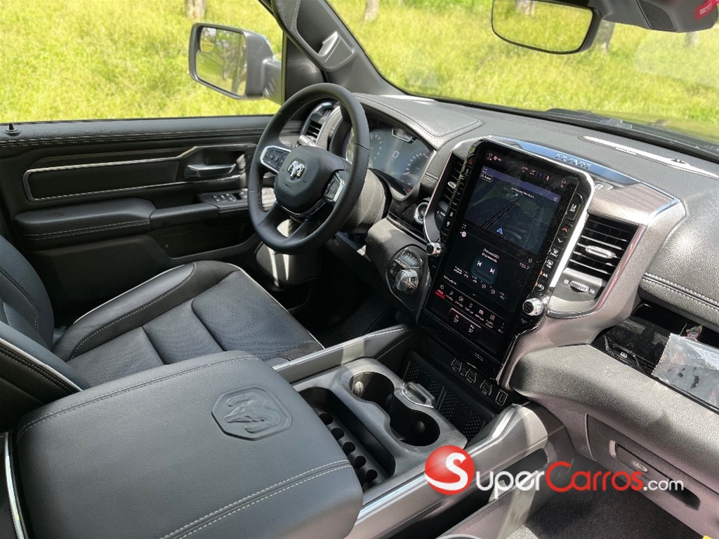 2026 Ram 1500 Laramie Crew Cab — foto 8 / 12