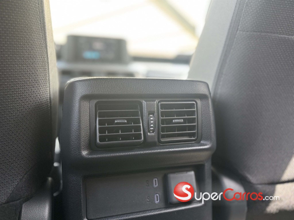 2026 Toyota 4 Runner SR5 — foto 7 / 10