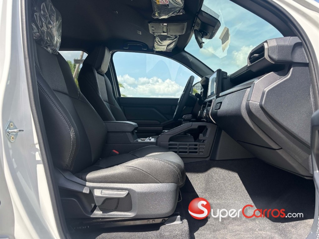 2026 Toyota 4 Runner SR5 — foto 8 / 10