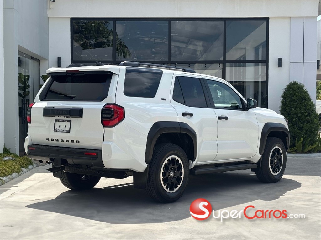 2026 Toyota 4 Runner SR5 — foto 10 / 10