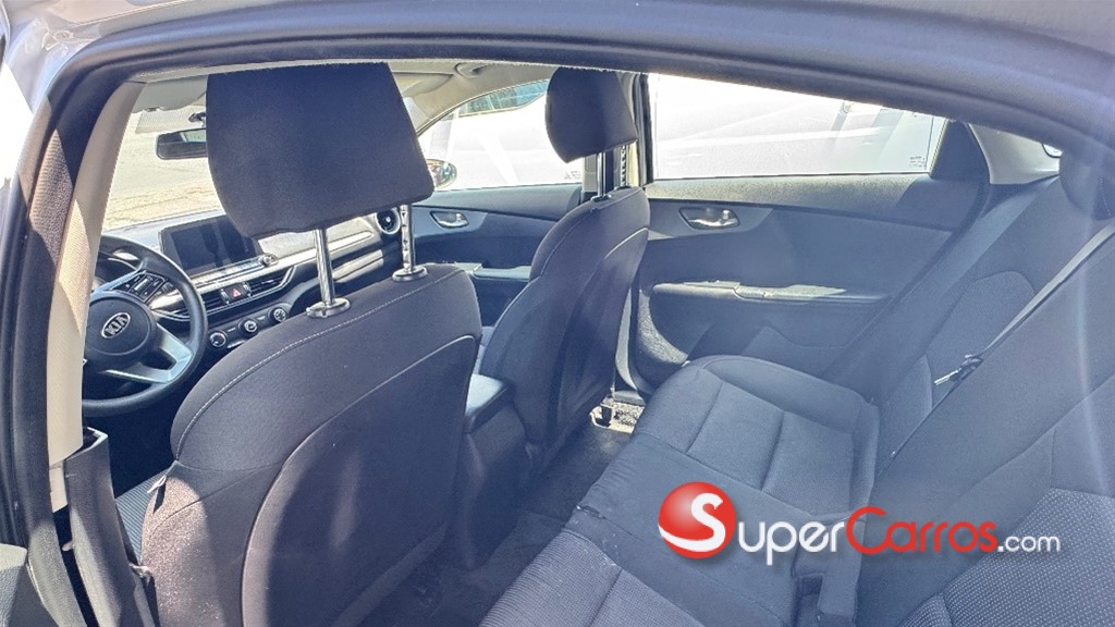 2021 Kia Forte — foto 7 / 8