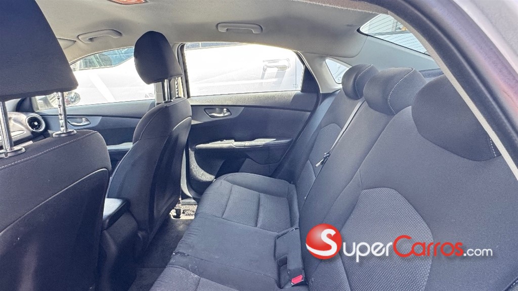 2021 Kia Forte — foto 8 / 8