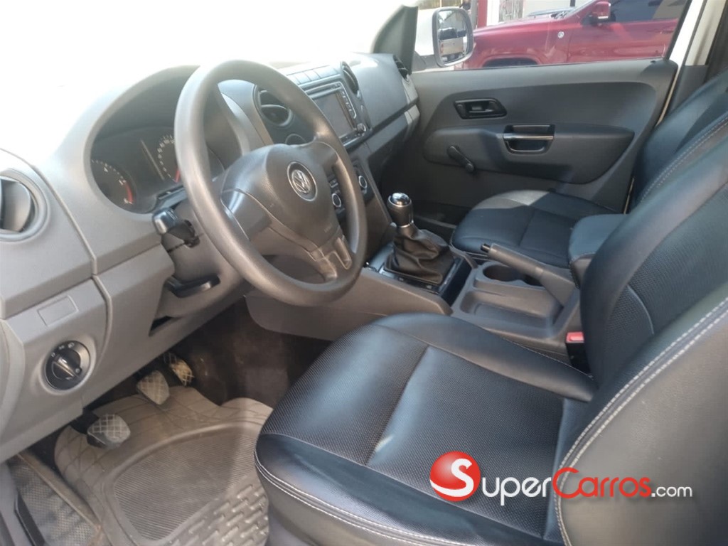 2013 Volkswagen Amarok — foto 7 / 9
