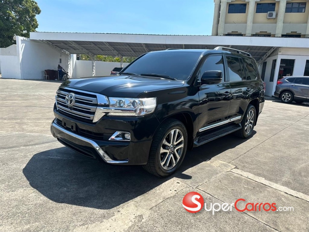 2017 Toyota Land Cruiser VXR