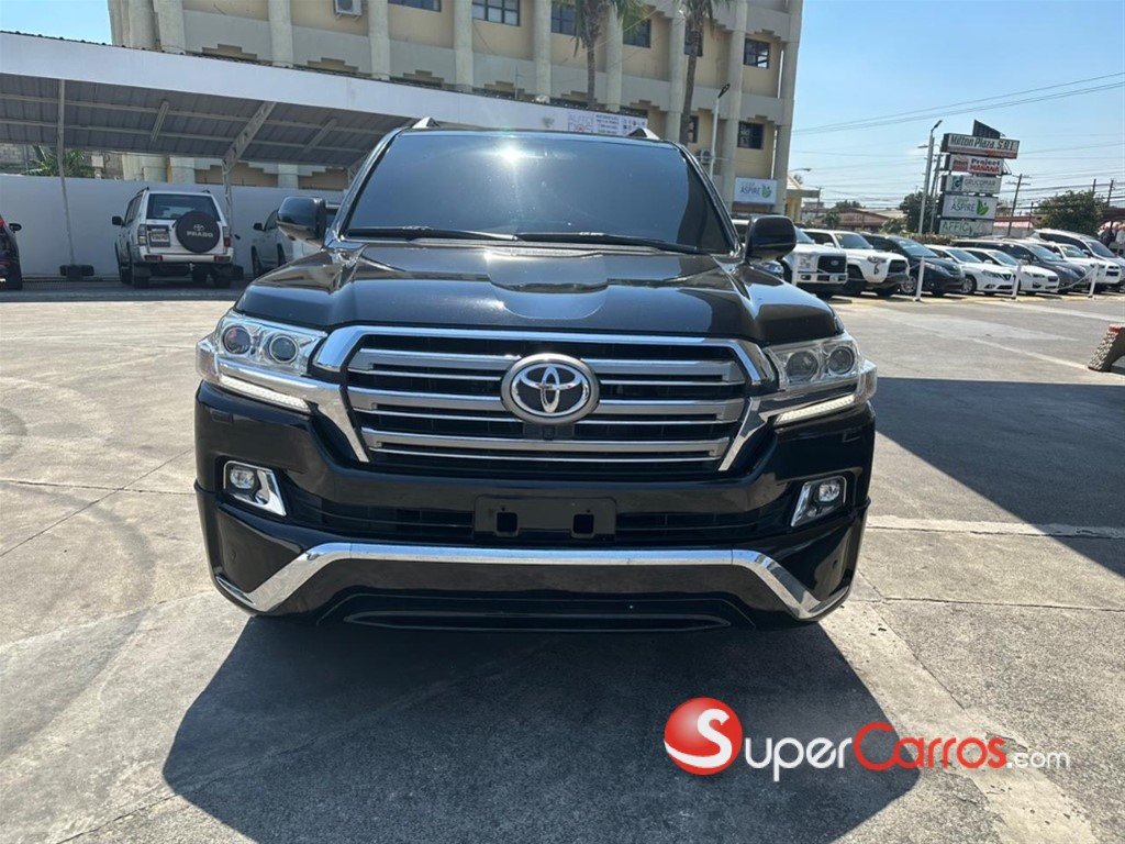 2017 Toyota Land Cruiser VXR — foto 2 / 6