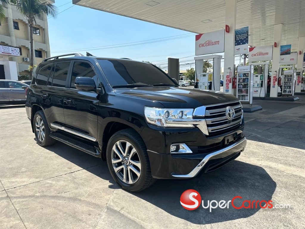 2017 Toyota Land Cruiser VXR — foto 3 / 6