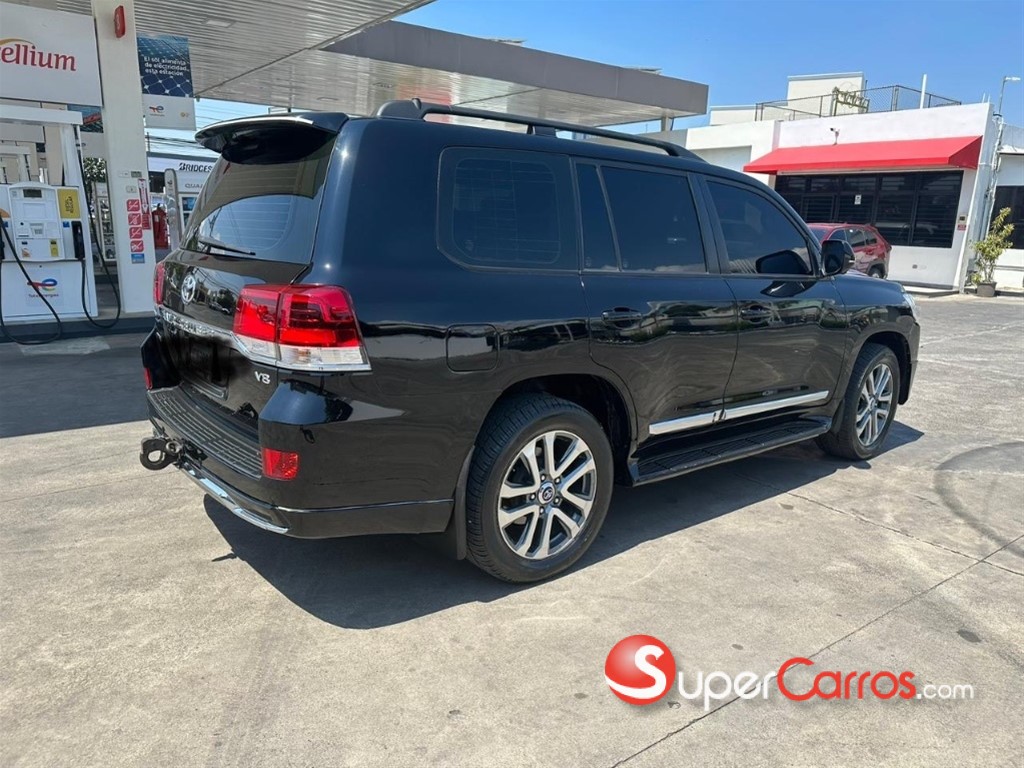 2017 Toyota Land Cruiser VXR — foto 6 / 6