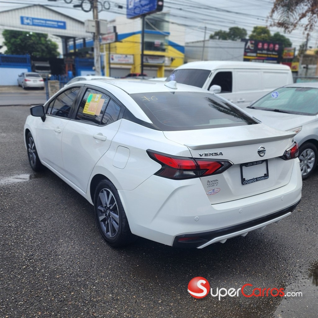 2020 Nissan Versa SV — foto 4 / 11