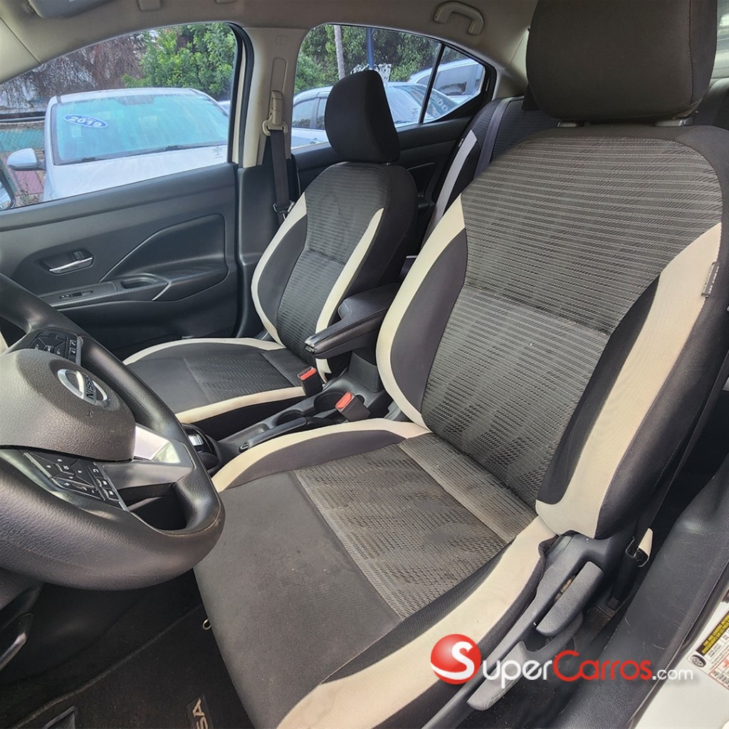 2020 Nissan Versa SV — foto 9 / 11