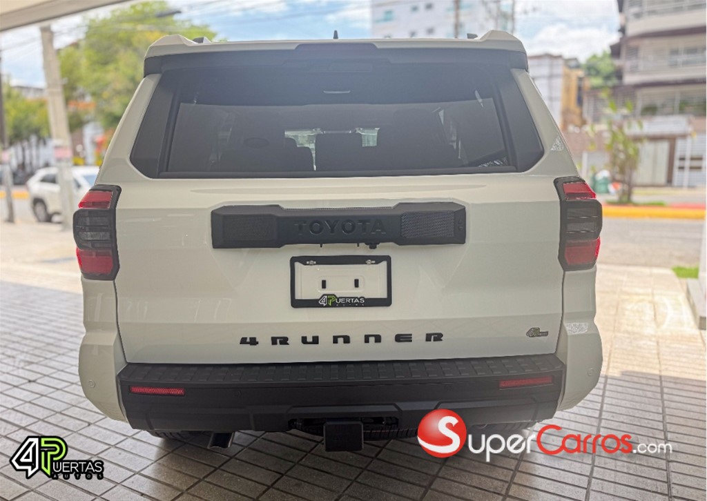 2027 Toyota 4 Runner SR5 — foto 5 / 10