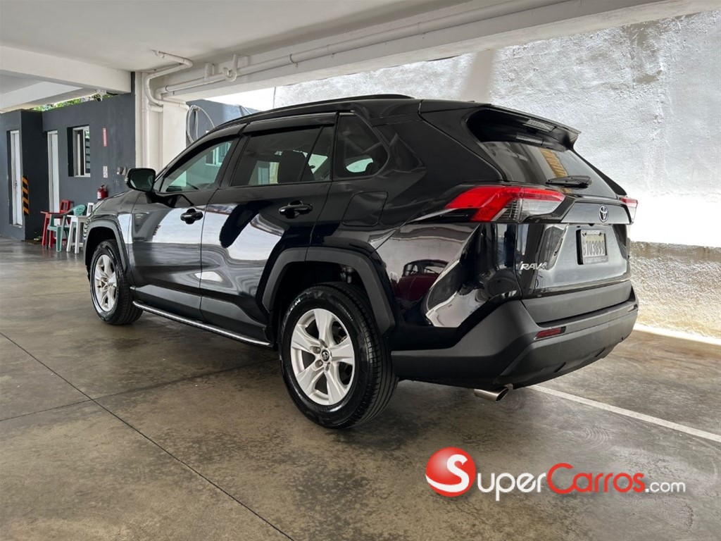 2021 Toyota RAV4 XLE — foto 3 / 12
