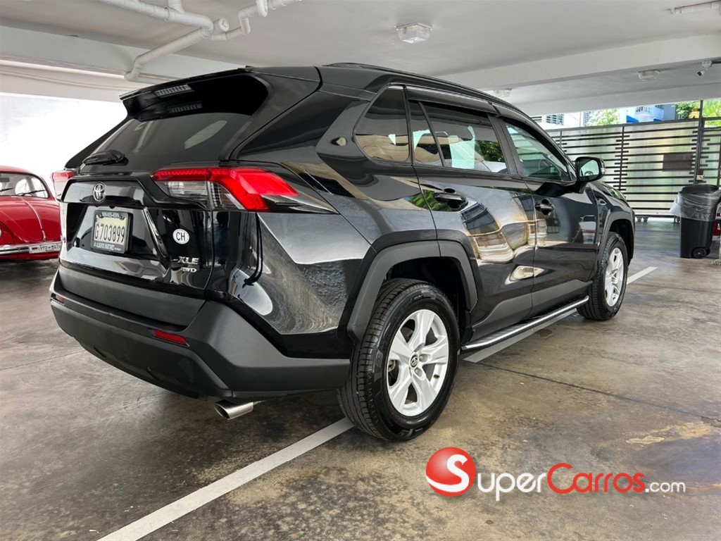 2021 Toyota RAV4 XLE — foto 4 / 12