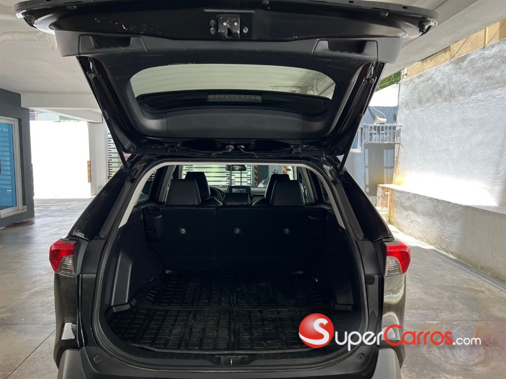 2021 Toyota RAV4 XLE — foto 5 / 12