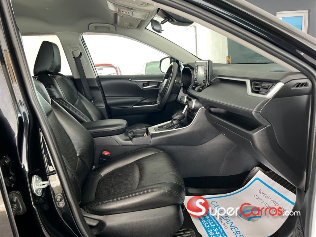 2021 Toyota RAV4 XLE — foto 7 / 12