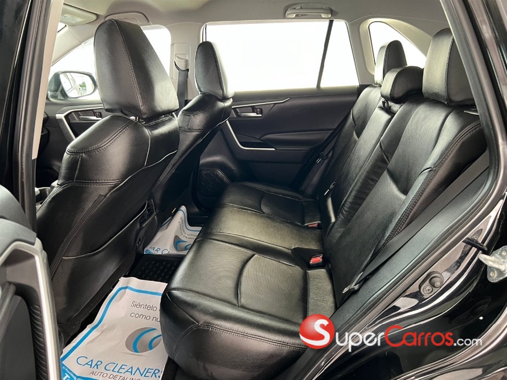 2021 Toyota RAV4 XLE — foto 8 / 12