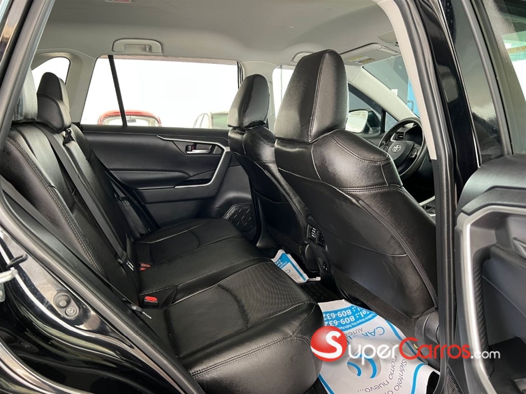 2021 Toyota RAV4 XLE — foto 9 / 12
