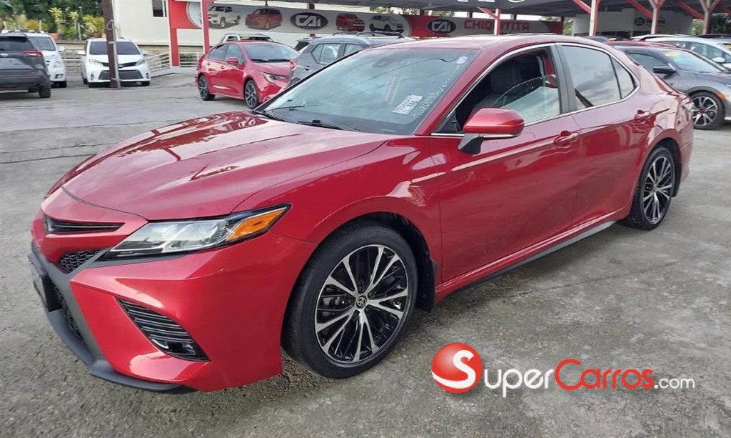 2020 Toyota Camry SE