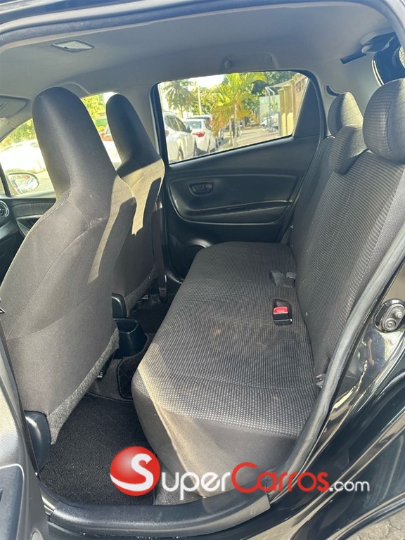 2020 Toyota VITZ — foto 4 / 10