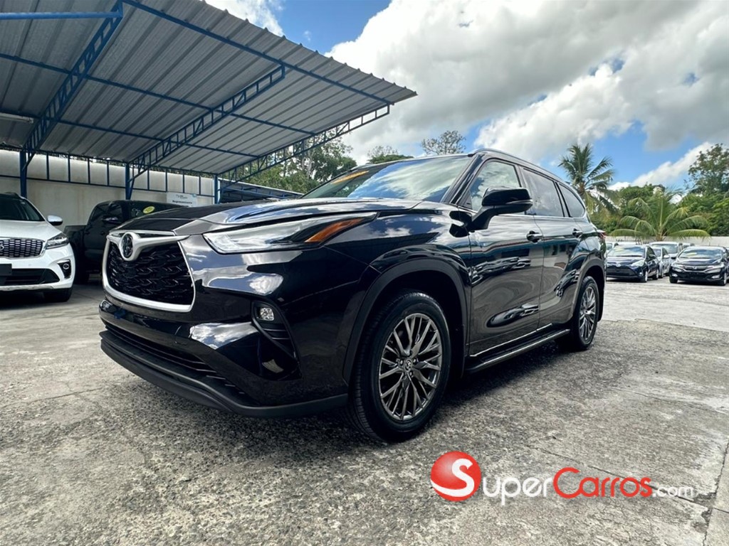2022 Toyota Highlander LE