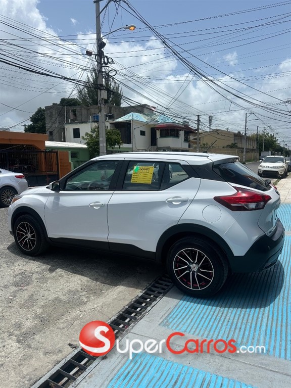 2020 Nissan Kicks SV — foto 2 / 11