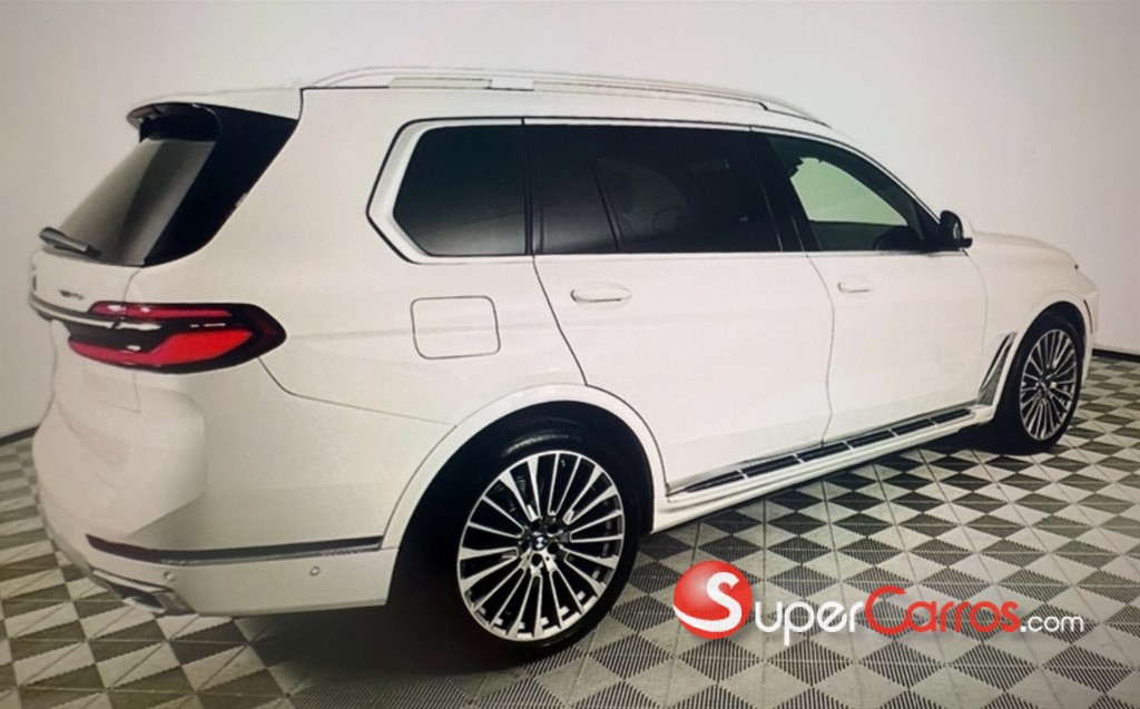 2024 BMW X 7 XDRIVE 40i — foto 7 / 12