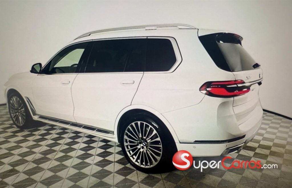 2024 BMW X 7 XDRIVE 40i — foto 9 / 12