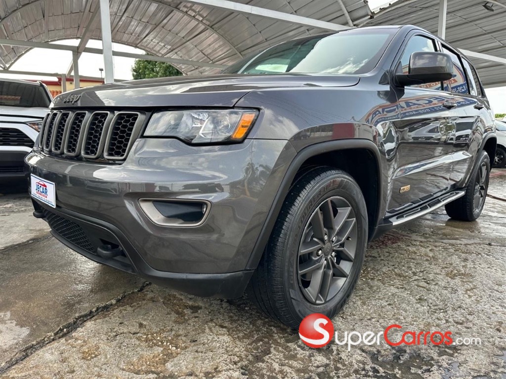 2016 Jeep Grand Cherokee 75 ANIVERSARIO — foto 3 / 10