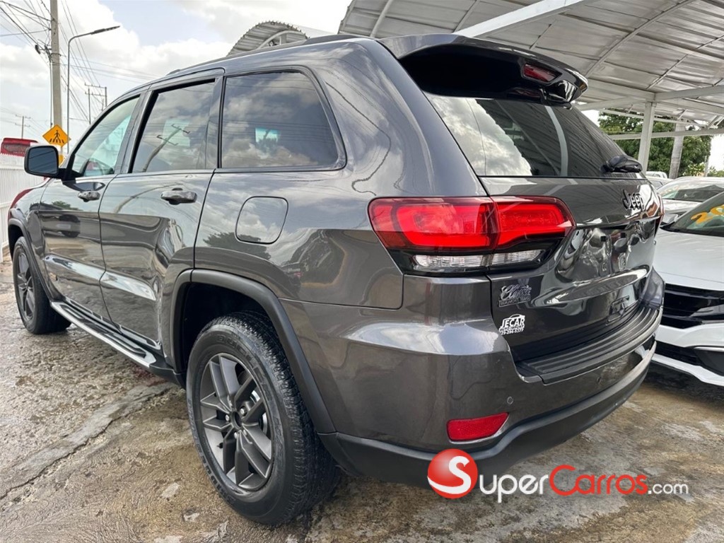 2016 Jeep Grand Cherokee 75 ANIVERSARIO — foto 5 / 10