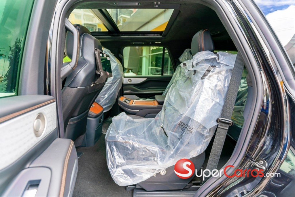 2025 Lincoln Navigator Black Label — foto 7 / 10