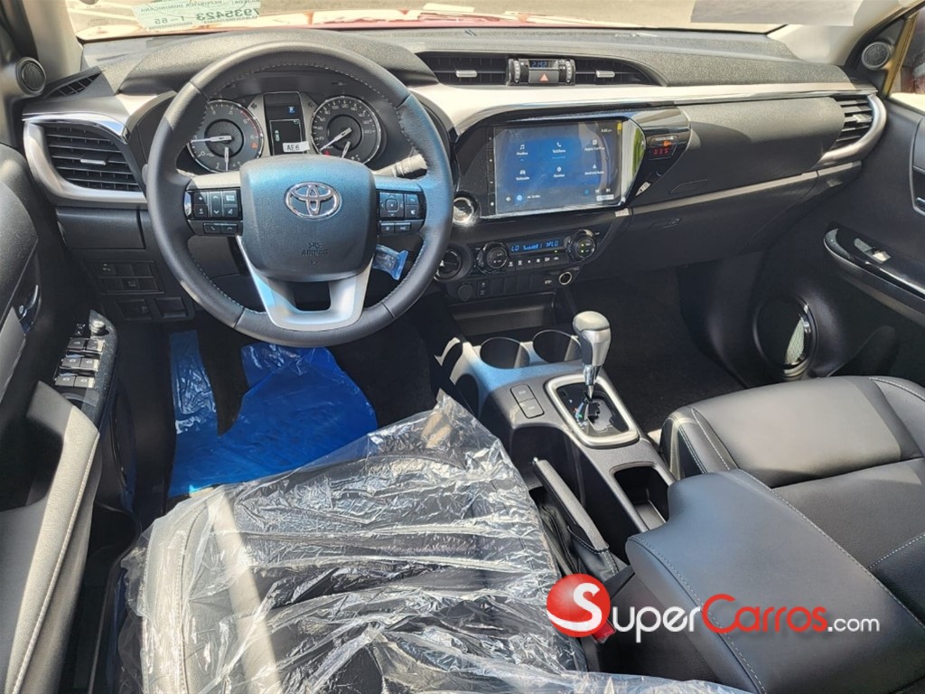 2025 Toyota Hilux Limited TSS — foto 2 / 5