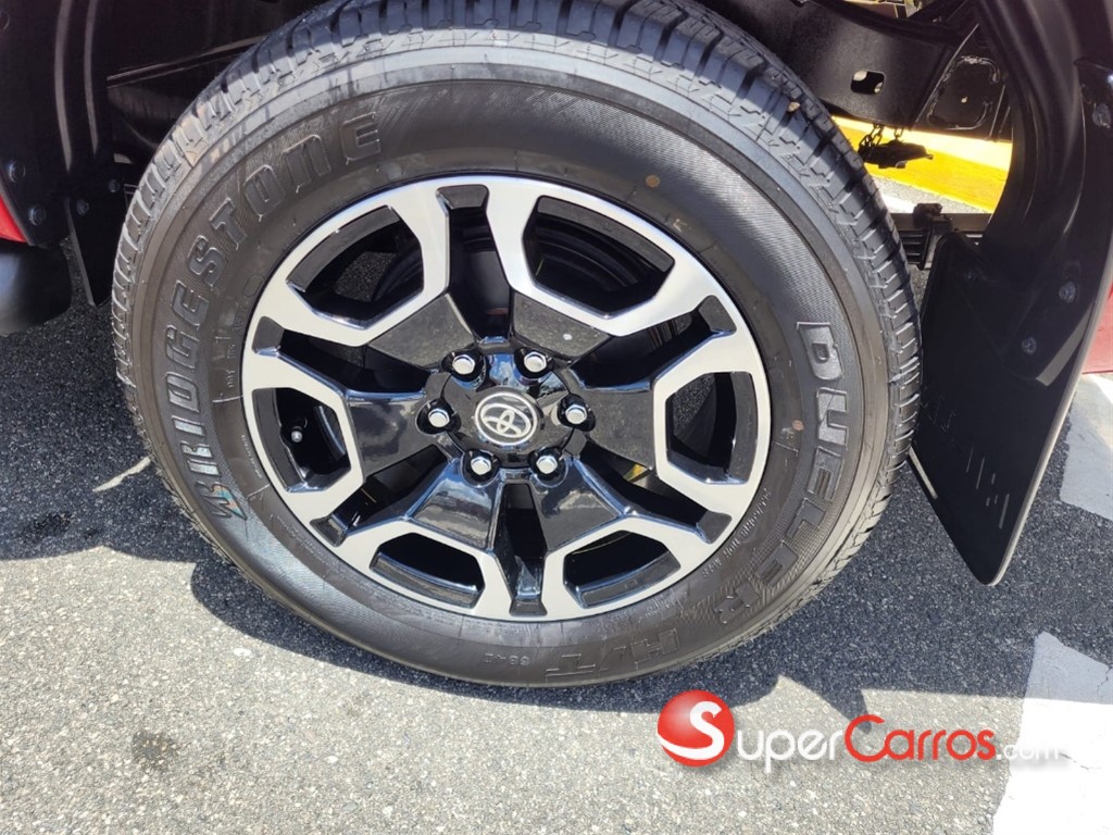 2025 Toyota Hilux Limited TSS — foto 3 / 5