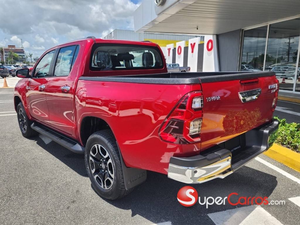 2025 Toyota Hilux Limited TSS — foto 4 / 5