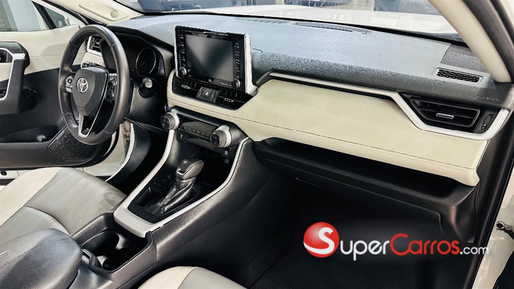2020 Toyota RAV4 XLE Premium — foto 5 / 9