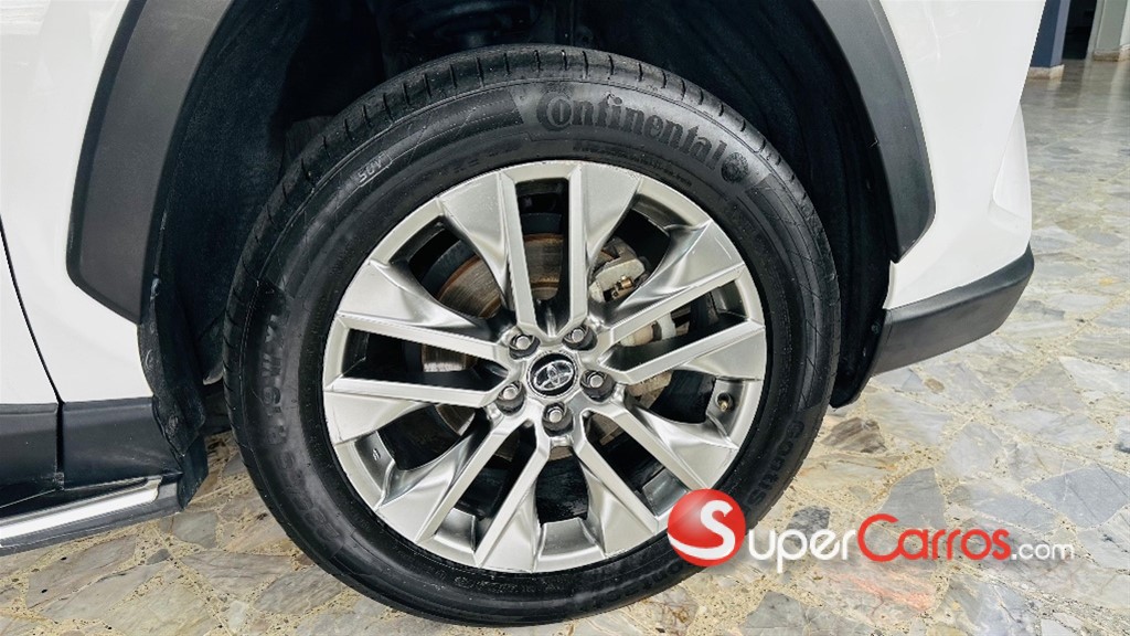 2020 Toyota RAV4 XLE Premium — foto 8 / 9