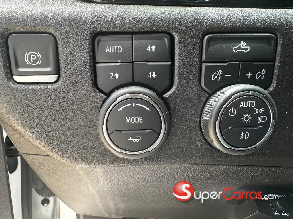 2023 Chevrolet Silverado 1500 RST — foto 11 / 12