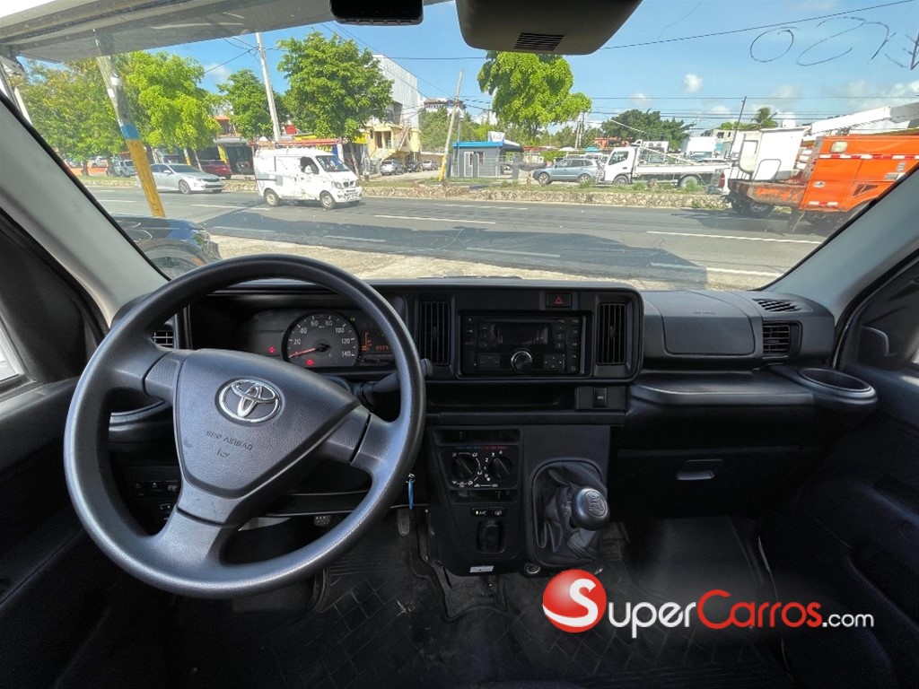 2021 Toyota Pixis — foto 9 / 10