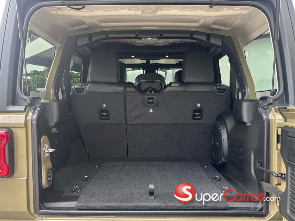 2025 Jeep Wrangler Rubicon — foto 6 / 10