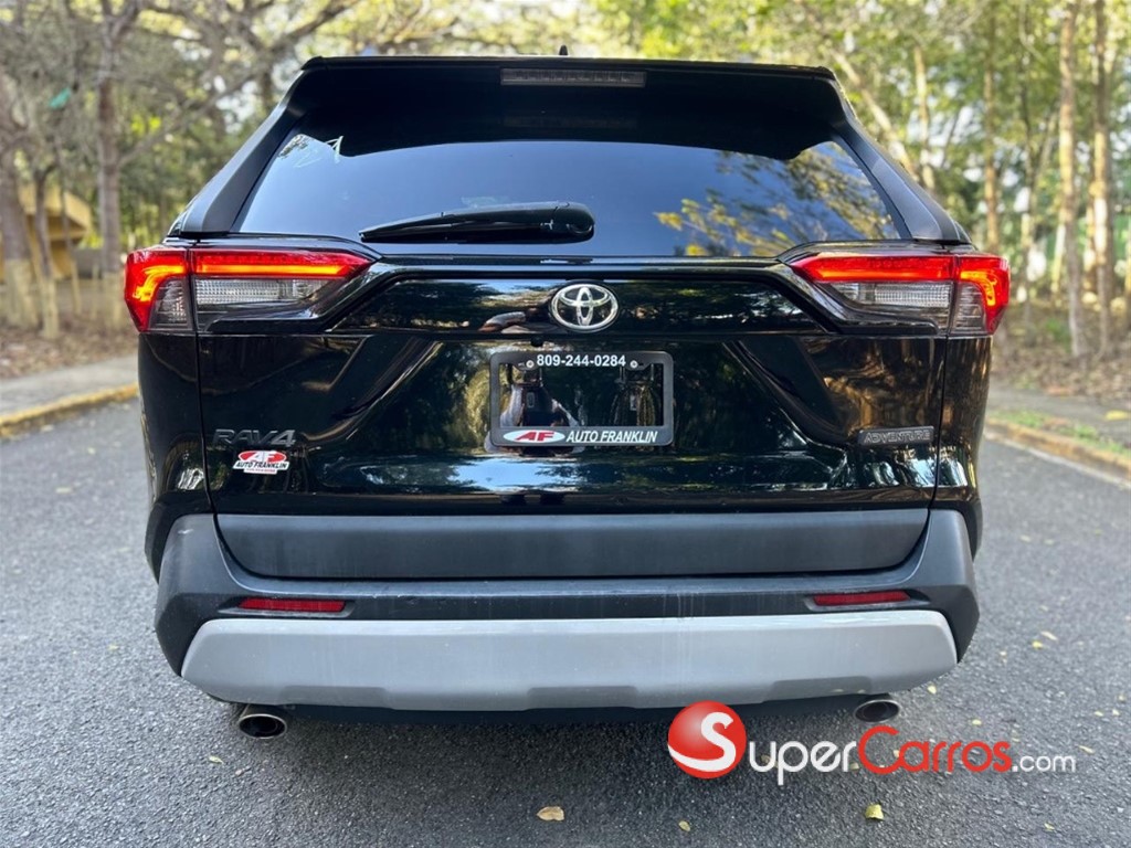2020 Toyota RAV4 Adventure — foto 4 / 8