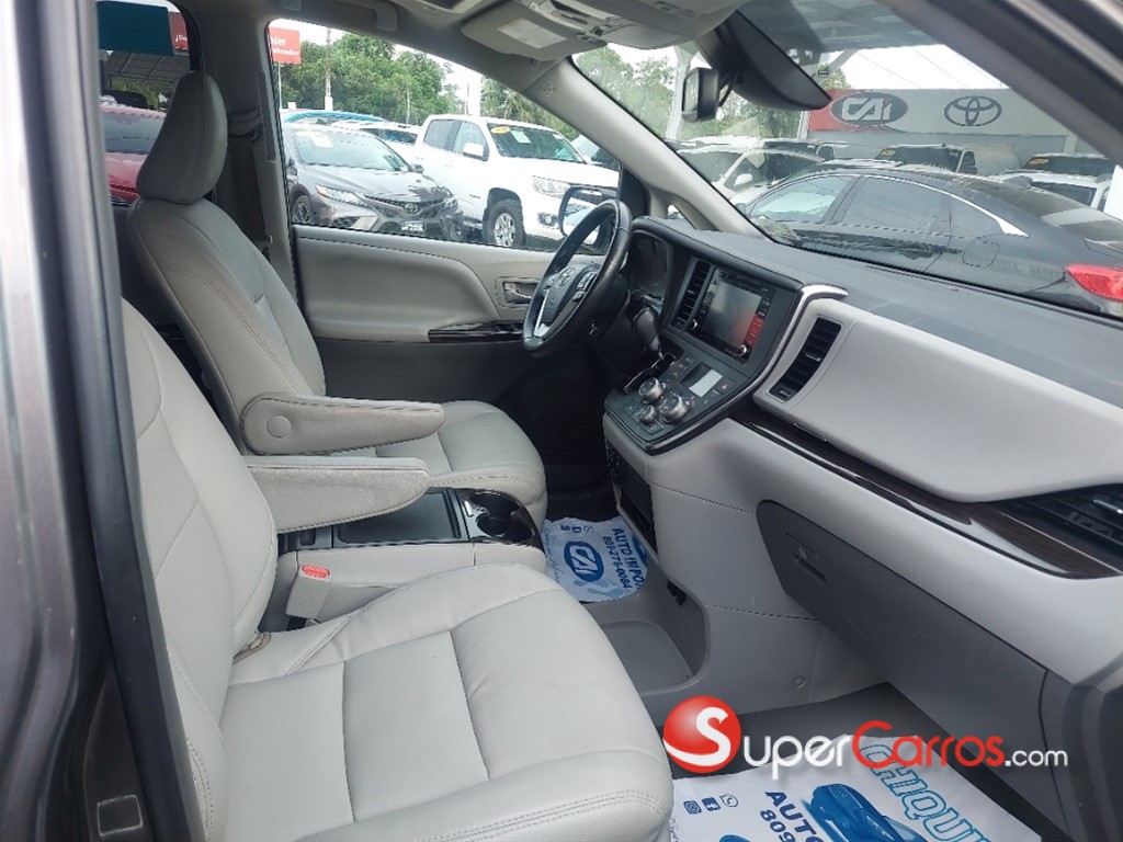 2019 Toyota Sienna XLE — foto 5 / 12
