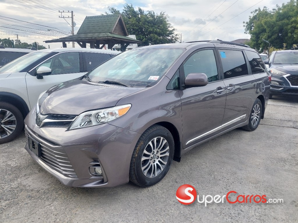 2019 Toyota Sienna XLE — foto 12 / 12