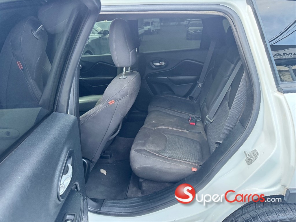 2017 Jeep Cherokee Limited — foto 6 / 12