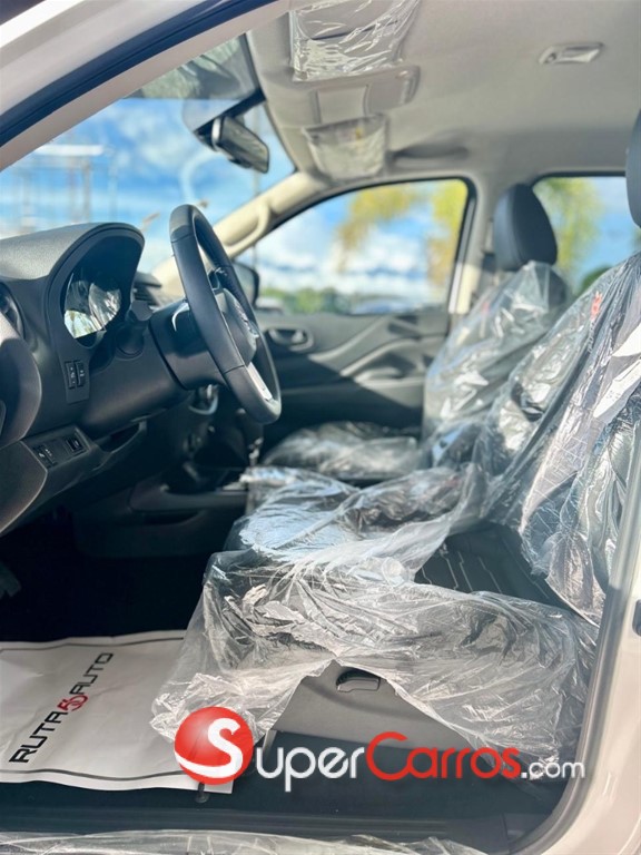2026 Nissan Frontier Pro-4X — foto 2 / 9